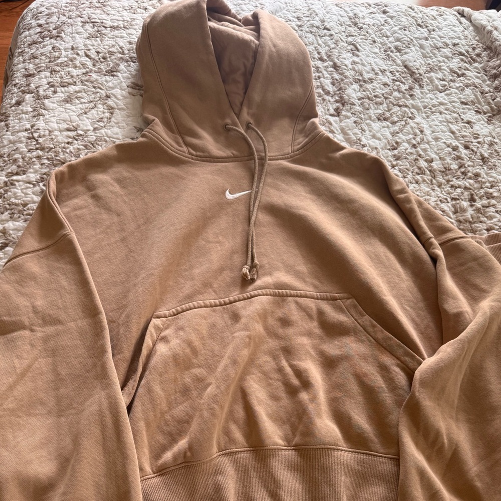 Nike tan sweatpants set - Picture 2 of 5